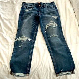 Size 6 long American Eagle tomgirl jeans. Mom Jean style.